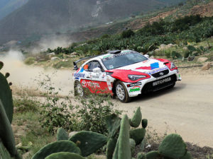 Lucho Alayza gana por partida doble en el inicio del Nacional de Rally