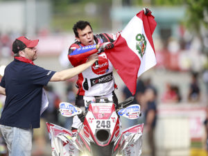 Alexis Hernández celebra la confirmación del Dakar 2019 que se realizará íntegramente en Perú