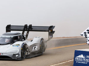 Volkswagen hace historia con el I.D. R Pikes Peak, primer auto deportivo totalmente eléctrico