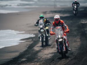 César Pardo continúa sorprendiendo en el Dakar