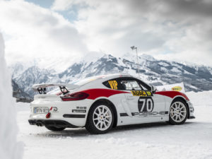 El Porsche Cayman GT4 Rallye se prepara en hielo y nieve