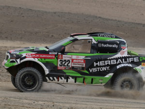 Nicolás Fuchs es el mejor piloto peruano en autos del Rally Dakar en su llegada a Pisco