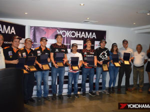 Yokohama premio a su Team por su participación en las 6 Horas Peruanas