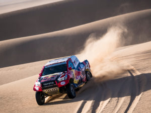 El Rally Dakar 2020 vuela sobre las arenas de Arabia Saudí en la octava etapa