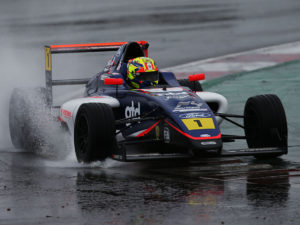 Matías Zagazeta quedó listo para su debut absoluto en la F4 británica