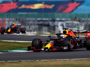 ¡Max Verstappen gana tras una clase magistral de estrategia!