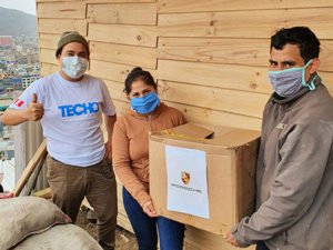 Porsche Perú y TECHO ayudan a damnificados por incendio en Los Olivos