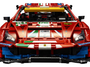 Acelera en el mundo lleno de adrenalina de las carreras con LEGO® Technic™ Ferrari 488 GTE “AF CORSE #51”