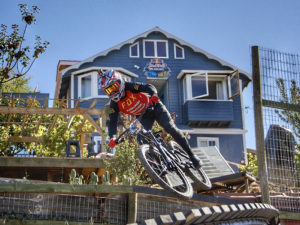 Pedro Ferreira es bicampeón de Red Bull Valparaíso Cerro Abajo y peruano Sebastián Alfaro es Top 10