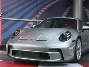 El nuevo Porsche 911 GT3 con paquete Touring es presentado en Perú