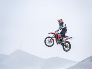 Honda Racing: Renzo Cecchi gana nacional de motocross en Chilca