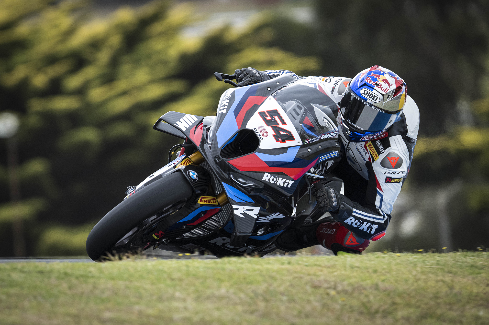 BMW Motorrad Motorsport inicia la temporada 2024 de WorldSBK con un podio: 3er lugar para el piloto Toprak Razgatlioglu