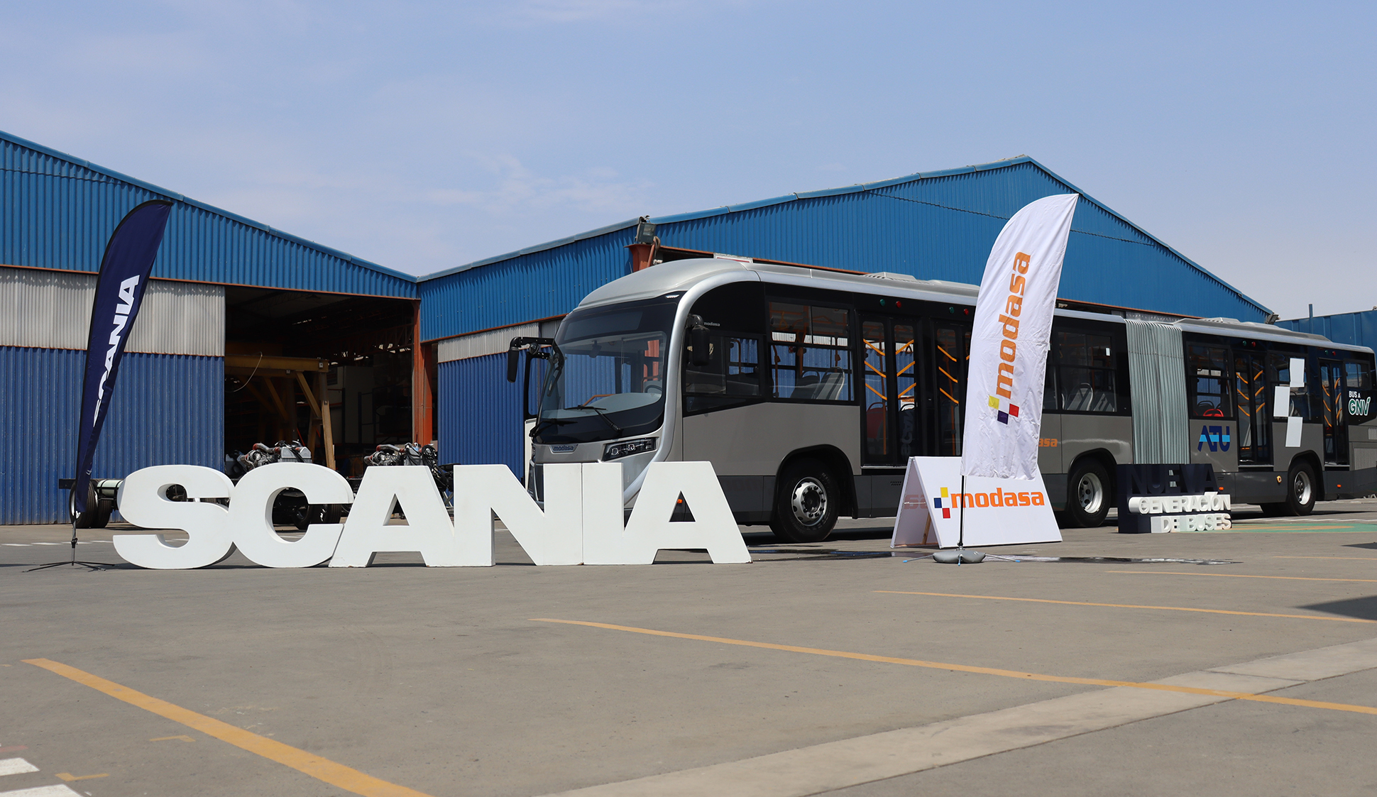 Scania Perú y MODASA presentan nueva generación de buses articulados para el Metropolitano