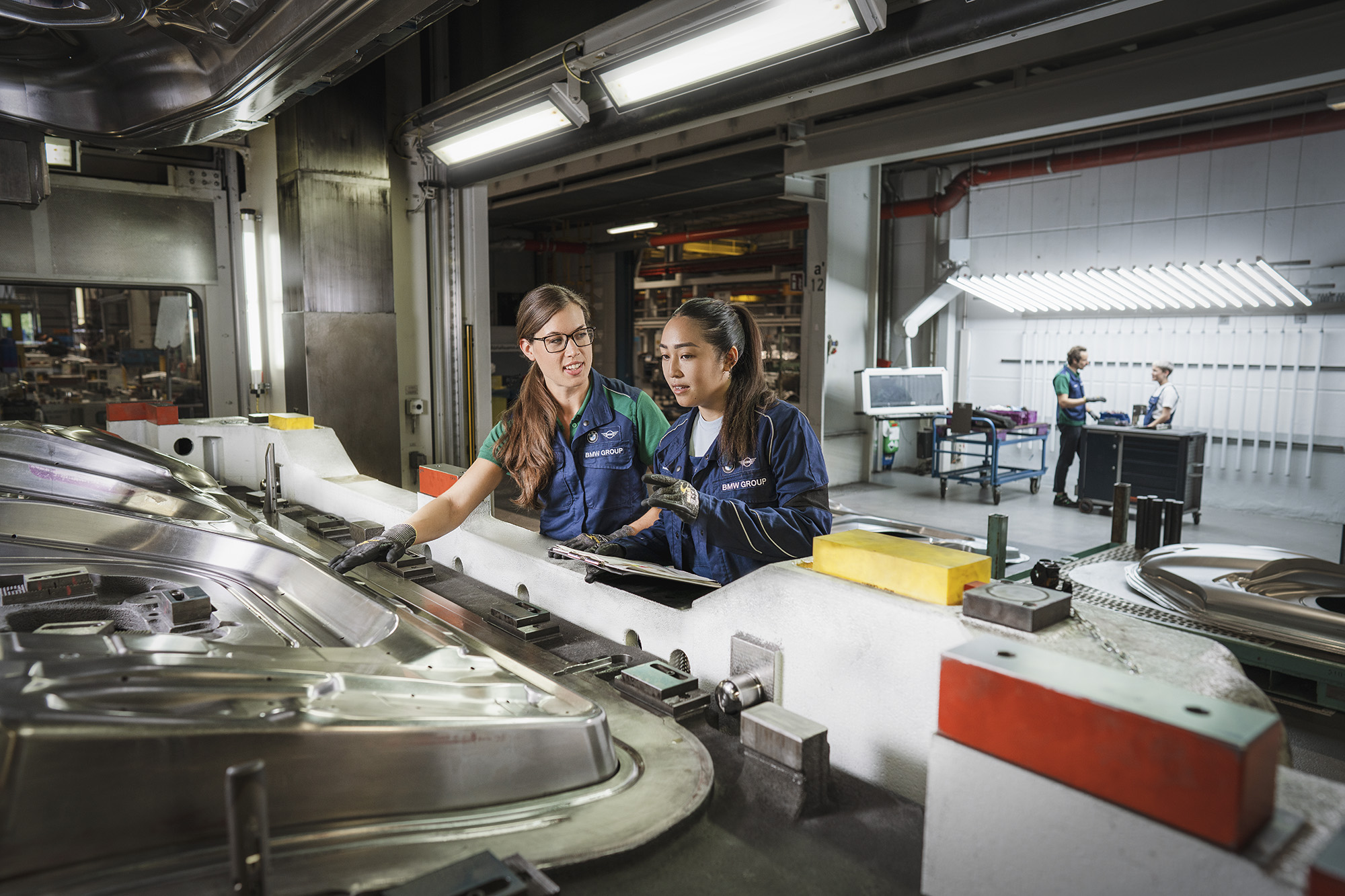 BMW Group motiva a mujeres jóvenes a elegir carreras centradas en la tecnología.