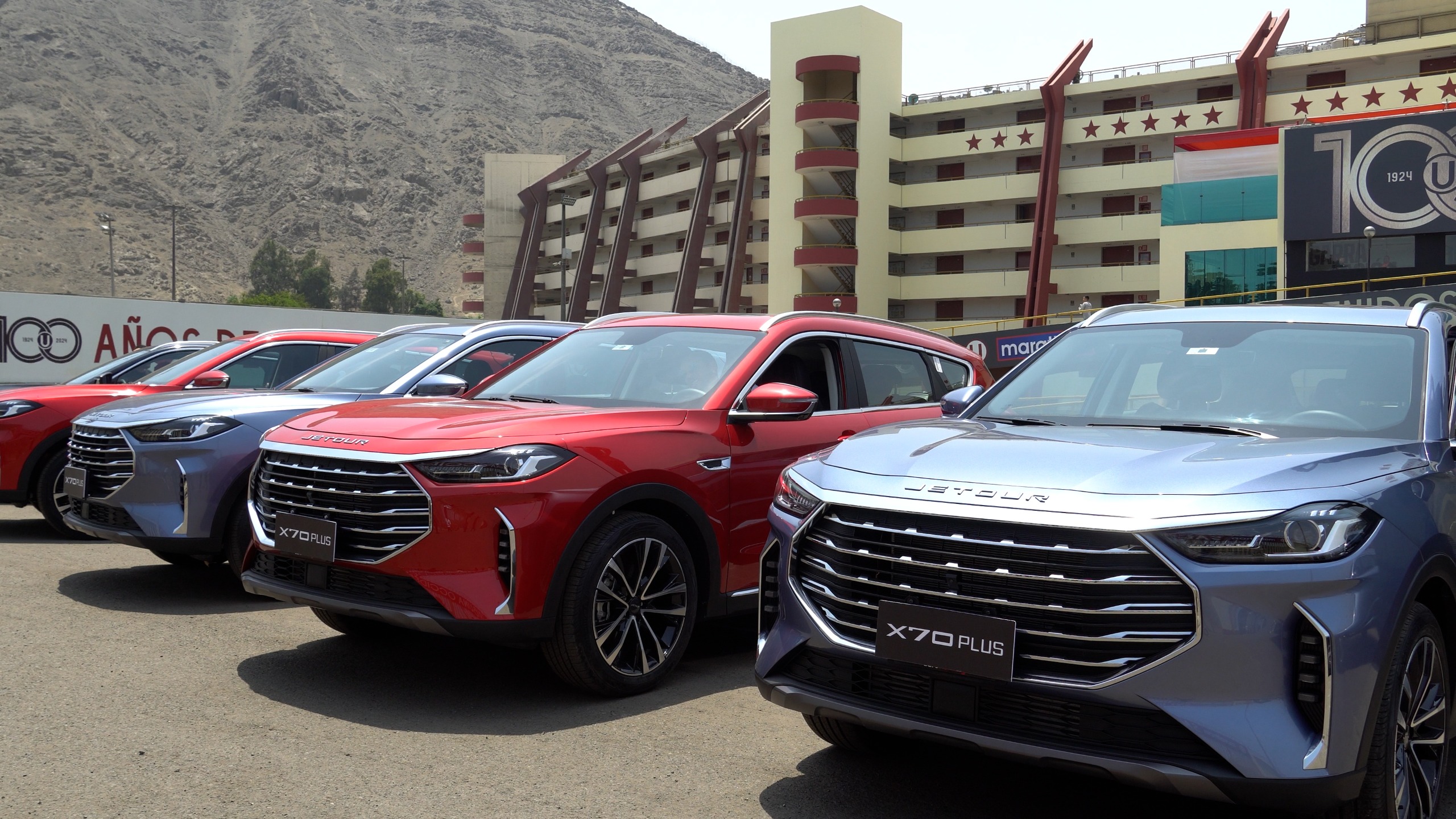 Las camionetas del centenario: Jetour entregó SUV’s al plantel de Universitario de Deportes