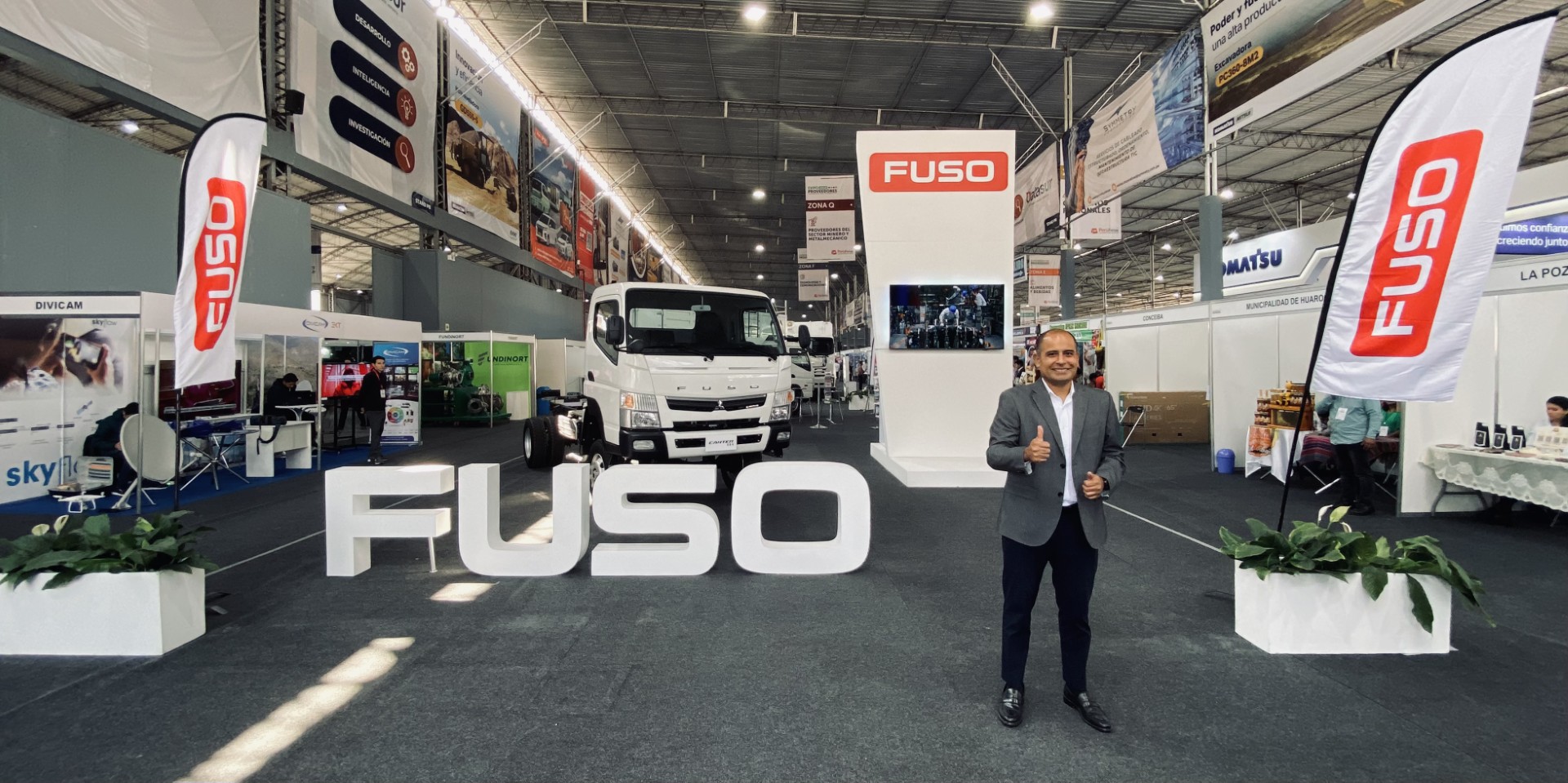 FUSO lució sus Canter Doble Cabina y Canter 4×4 en el Perú Cargo Week y Expo Proveedores 2024