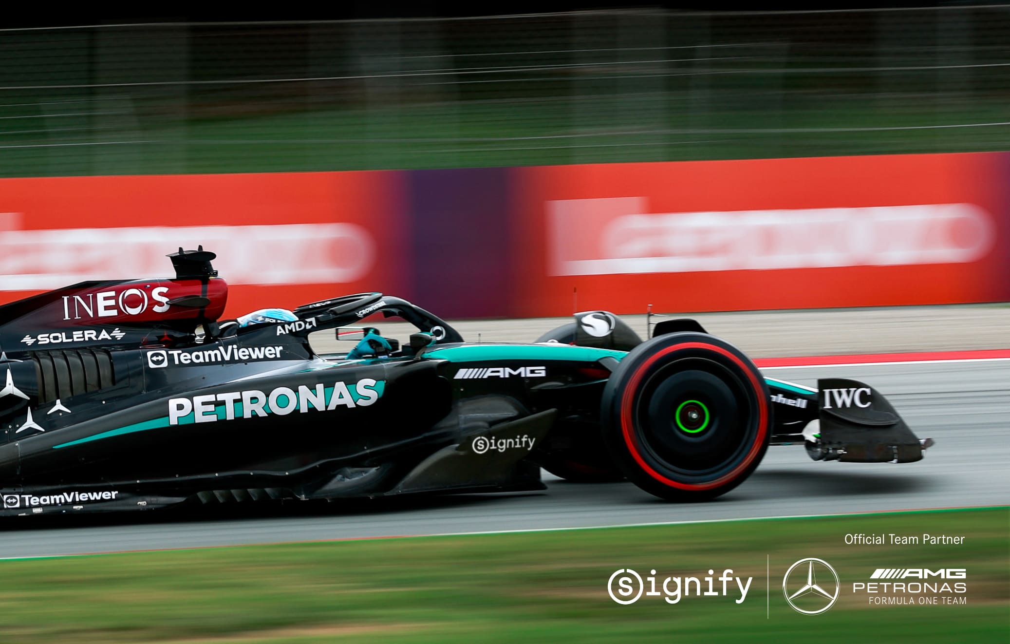 Signify y el equipo de Fórmula 1 Mercedes-AMG PETRONAS lanzan una nueva asociación para impulsar la innovación responsable dentro y fuera de la pista