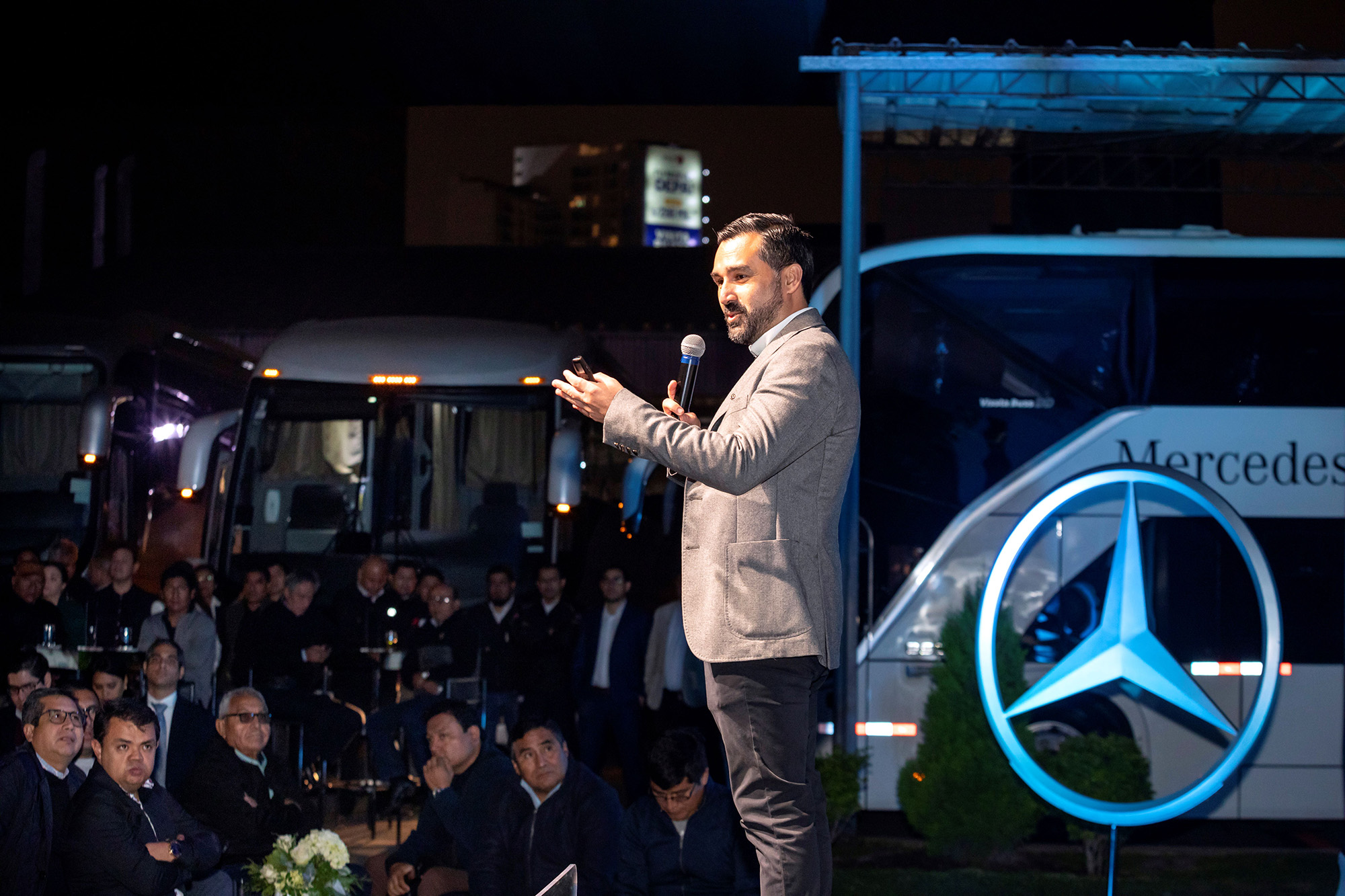 Divemotor lanza “Mercedes On Tour Buses y Vans” en Lima