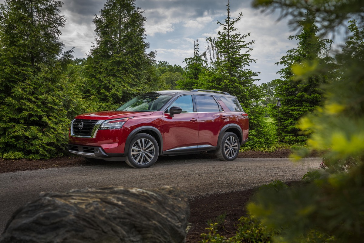 Nissan Pathfinder 2024, dentro de la lista de vehículos con los mejores asientos en Cars.com 2024