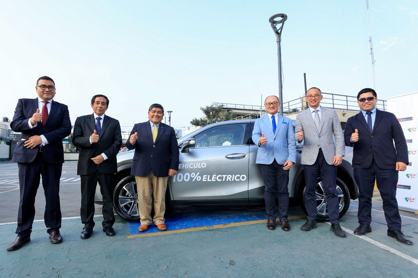 Toyota del Perú pone a disposición del Ministerio de Energía y   Minas un vehículo 100% eléctrico para impulsar la movilidad sostenible